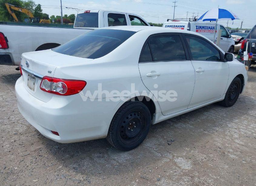 Photo 4 of 2013 Toyota Corolla LE (VIN 5YFBU4EE3DP122873)