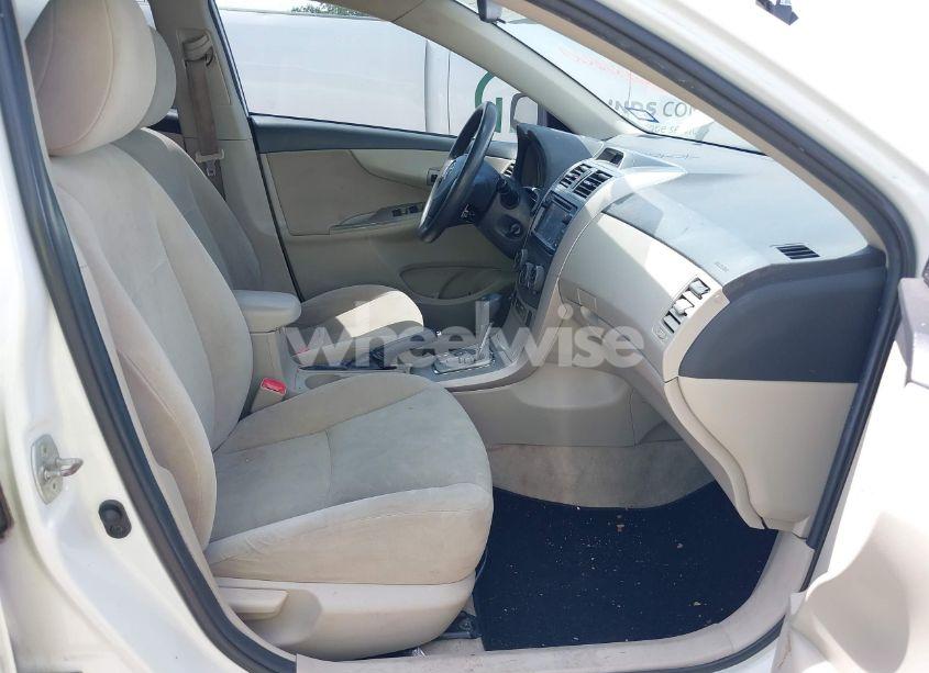 Photo 5 of 2013 Toyota Corolla LE (VIN 5YFBU4EE3DP122873)