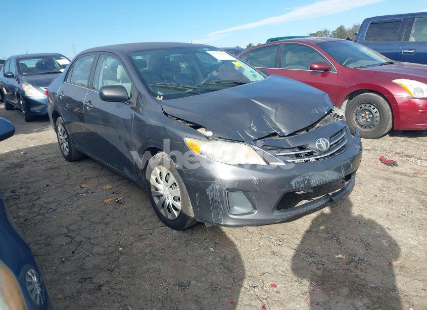 2013 Toyota Corolla LE (VIN 5YFBU4EE3DP137566) main photo