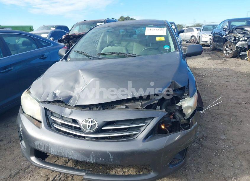 Photo 6 of 2013 Toyota Corolla LE (VIN 5YFBU4EE3DP137566)