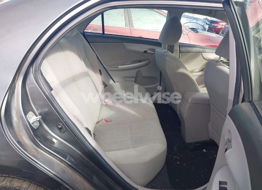 Photo 8 of 2013 Toyota Corolla LE (VIN 5YFBU4EE3DP137566)