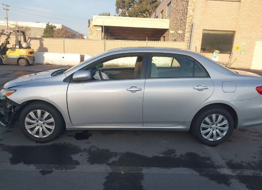 Photo 14 of 2013 Toyota Corolla LE (VIN 5YFBU4EE3DP138927)