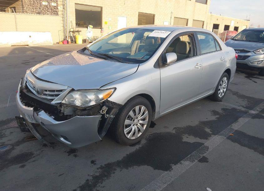 Photo 2 of 2013 Toyota Corolla LE (VIN 5YFBU4EE3DP138927)