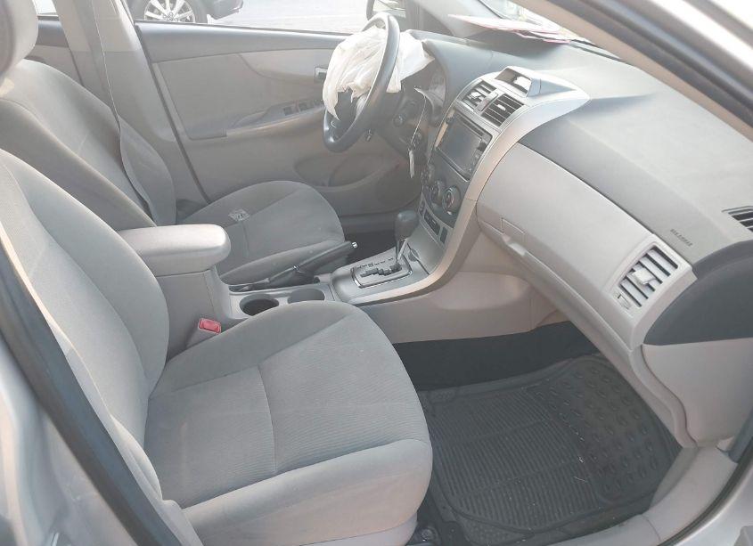 Photo 5 of 2013 Toyota Corolla LE (VIN 5YFBU4EE3DP138927)