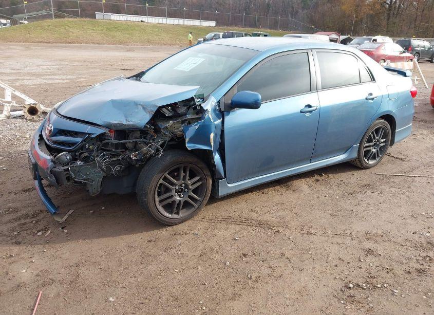 Photo 2 of 2013 Toyota Corolla S (VIN 5YFBU4EE3DP139950)