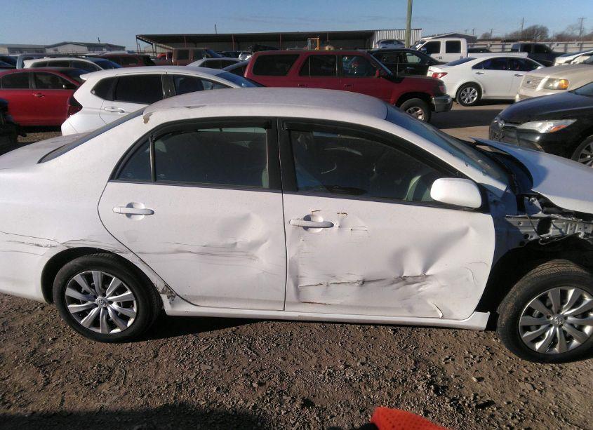 Photo 14 of 2013 Toyota Corolla LE (VIN 5YFBU4EE3DP144680)