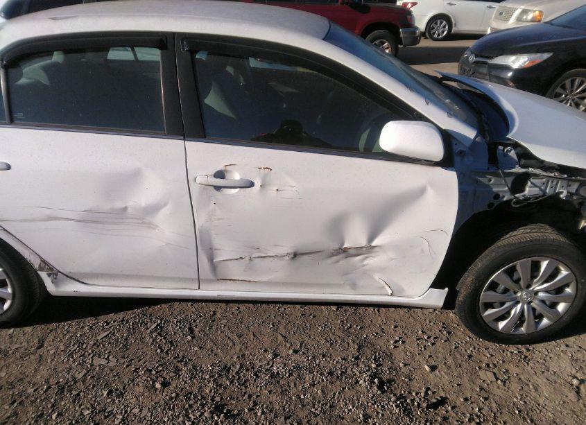 Photo 18 of 2013 Toyota Corolla LE (VIN 5YFBU4EE3DP144680)