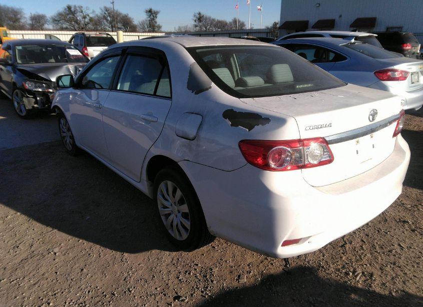 Photo 3 of 2013 Toyota Corolla LE (VIN 5YFBU4EE3DP144680)