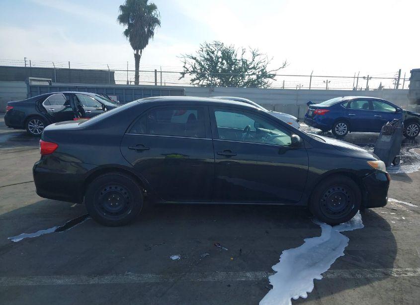 Photo 13 of 2013 Toyota Corolla LE (VIN 5YFBU4EE3DP147532)
