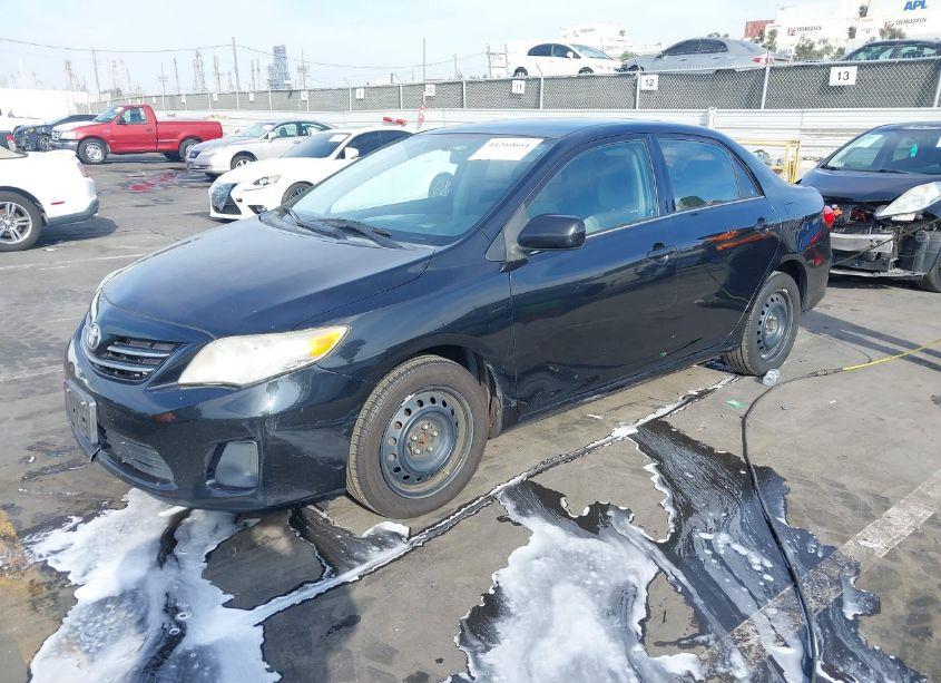 Photo 2 of 2013 Toyota Corolla LE (VIN 5YFBU4EE3DP147532)