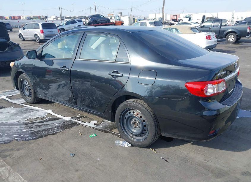 Photo 3 of 2013 Toyota Corolla LE (VIN 5YFBU4EE3DP147532)