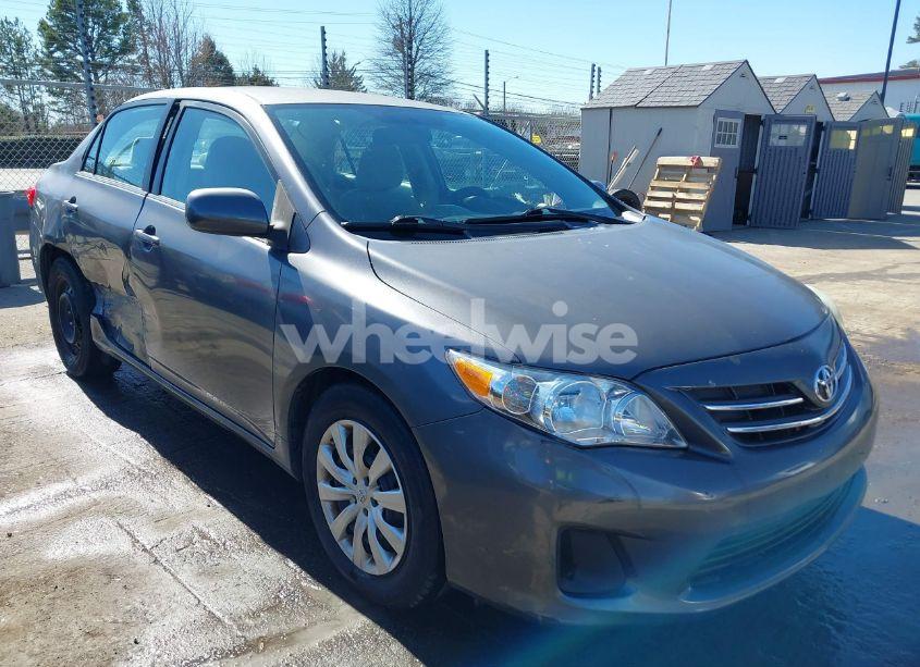 2013 Toyota Corolla LE (VIN 5YFBU4EE3DP156084) main photo