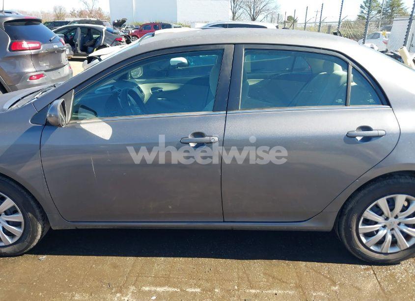 Photo 14 of 2013 Toyota Corolla LE (VIN 5YFBU4EE3DP156084)