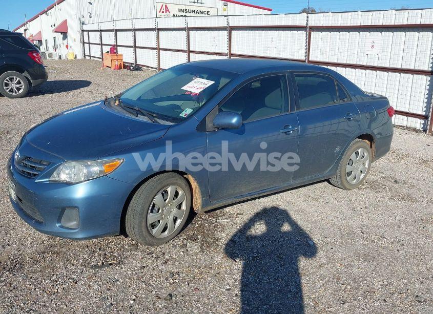 Photo 2 of 2013 Toyota Corolla LE (VIN 5YFBU4EE3DP165044)
