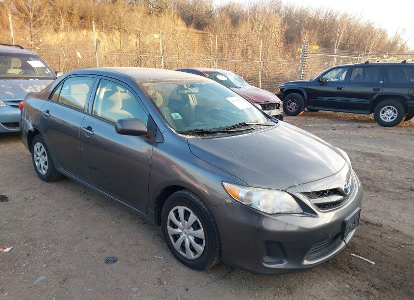 2013 Toyota Corolla L (VIN 5YFBU4EE3DP176139) main photo