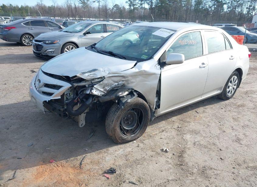 Photo 2 of 2013 Toyota Corolla L (VIN 5YFBU4EE3DP177131)