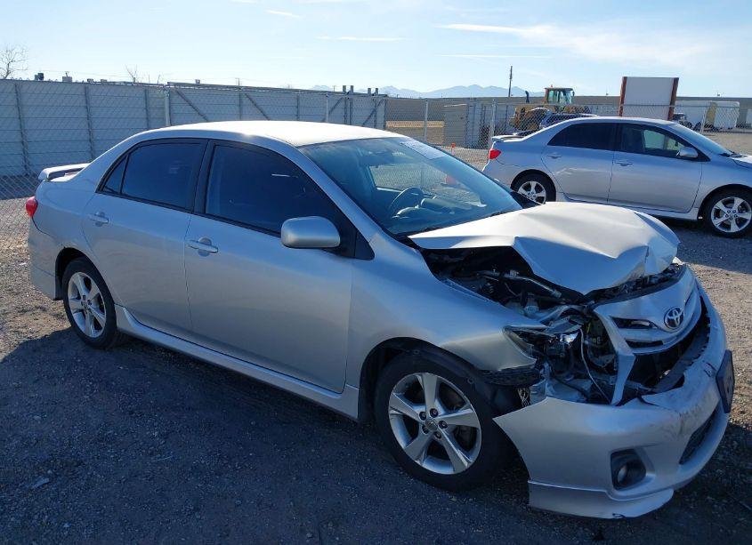 2013 Toyota Corolla S (VIN 5YFBU4EE3DP179574) main photo