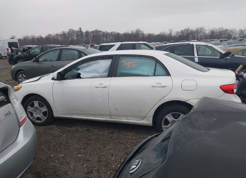 Photo 13 of 2013 Toyota Corolla LE (VIN 5YFBU4EE3DP207115)