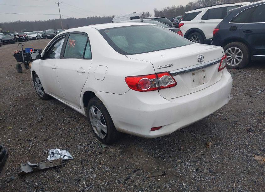 Photo 3 of 2013 Toyota Corolla LE (VIN 5YFBU4EE3DP207115)