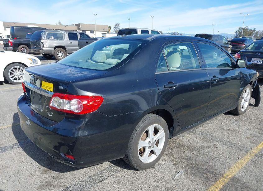 Photo 4 of 2012 Toyota Corolla LE (VIN 5YFBU4EE4CP024398)