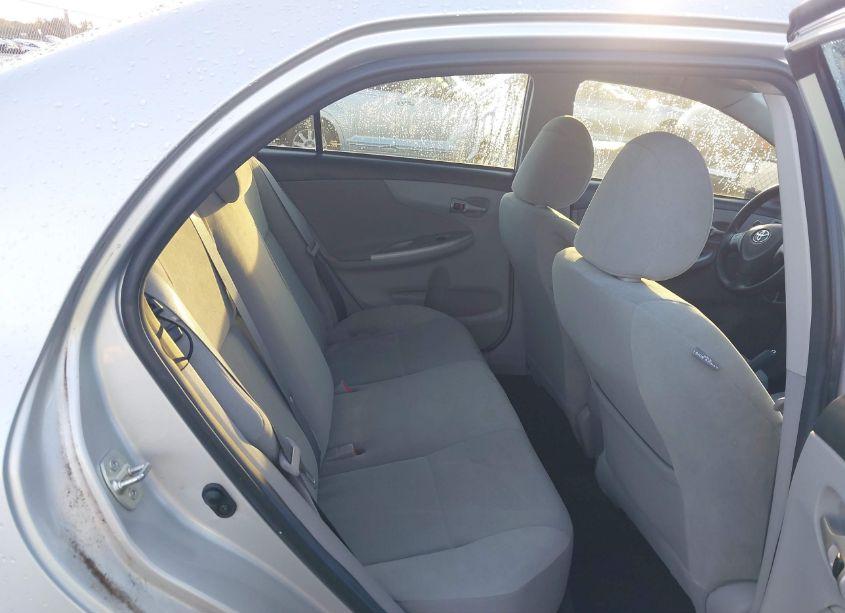 Photo 8 of 2012 Toyota Corolla LE (VIN 5YFBU4EE4CP042075)