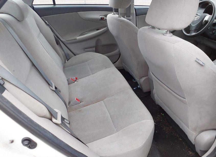 Photo 8 of 2012 Toyota Corolla LE (VIN 5YFBU4EE4CP044568)