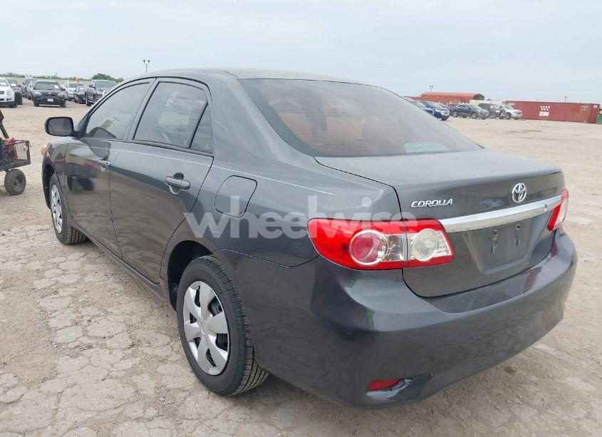 Photo 3 of 2013 Toyota Corolla L (VIN 5YFBU4EE4DP092394)