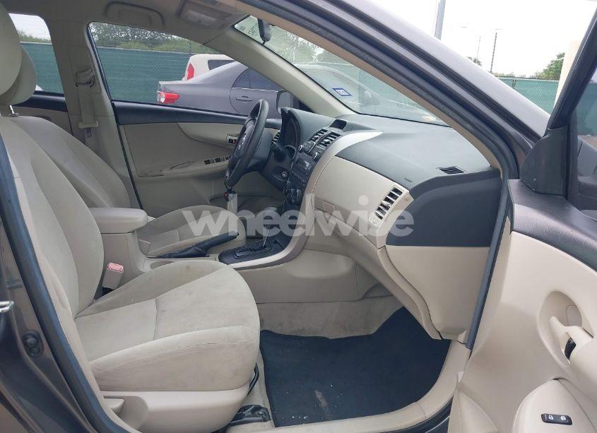 Photo 5 of 2013 Toyota Corolla L (VIN 5YFBU4EE4DP092394)