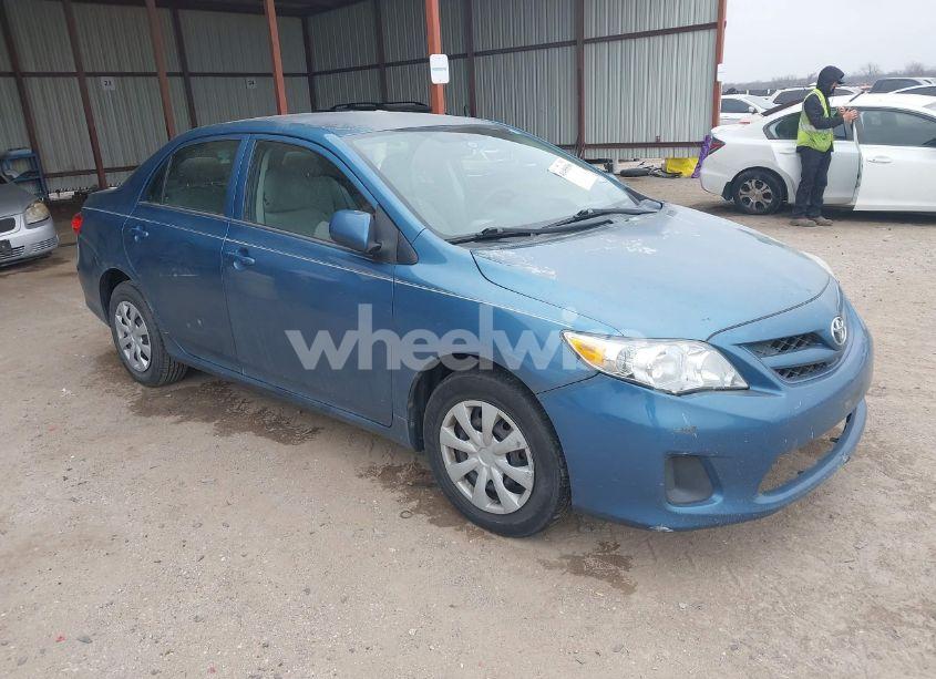 2013 Toyota Corolla L (VIN 5YFBU4EE4DP093125) main photo