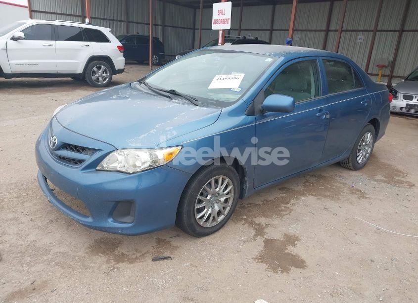 Photo 2 of 2013 Toyota Corolla L (VIN 5YFBU4EE4DP093125)