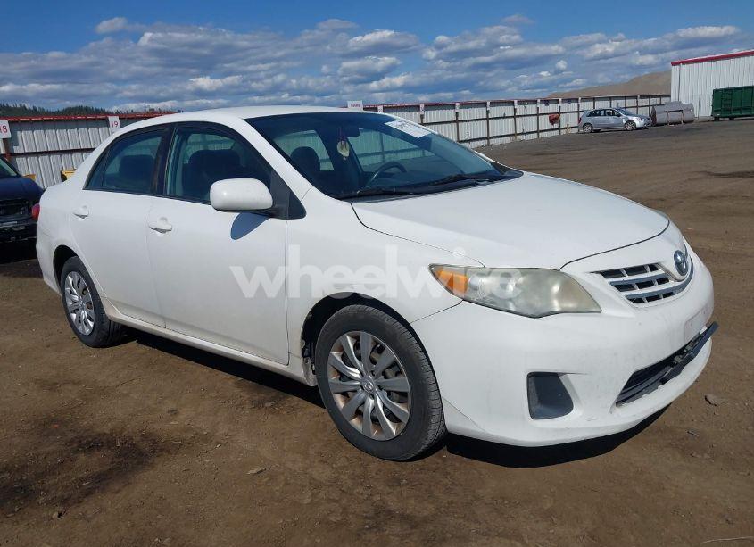 2013 Toyota Corolla LE (VIN 5YFBU4EE4DP100106) main photo