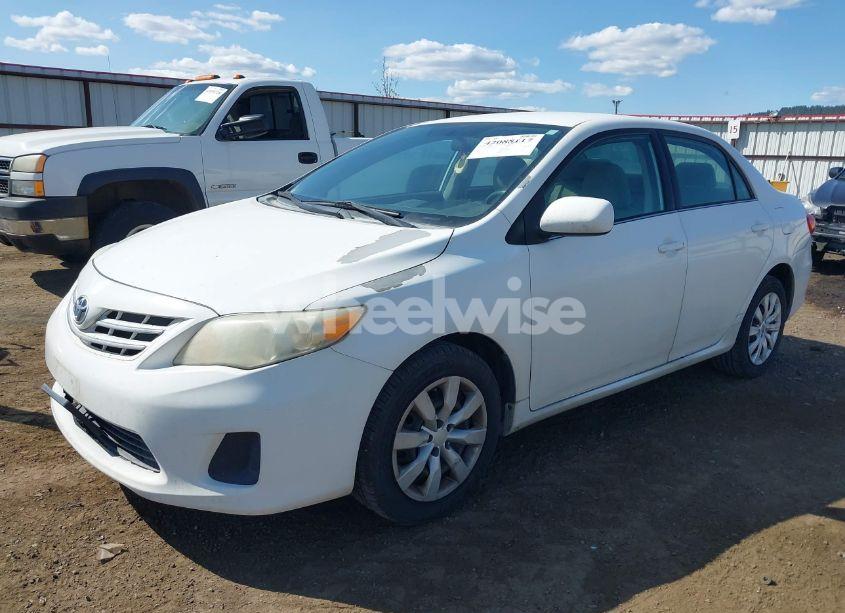 Photo 2 of 2013 Toyota Corolla LE (VIN 5YFBU4EE4DP100106)