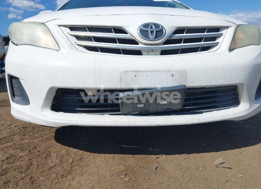 Photo 6 of 2013 Toyota Corolla LE (VIN 5YFBU4EE4DP100106)