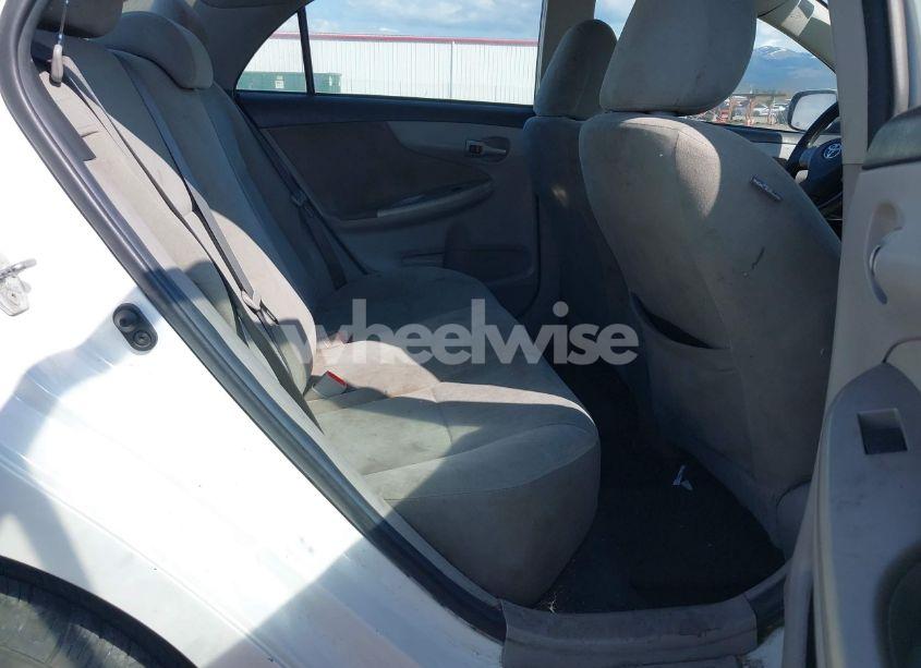 Photo 8 of 2013 Toyota Corolla LE (VIN 5YFBU4EE4DP100106)