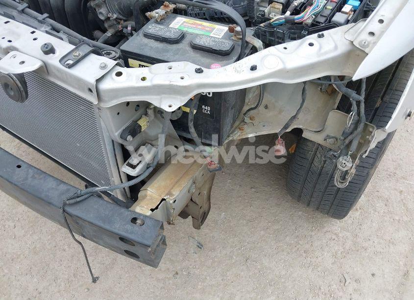 Photo 6 of 2013 Toyota Corolla L (VIN 5YFBU4EE4DP114328)