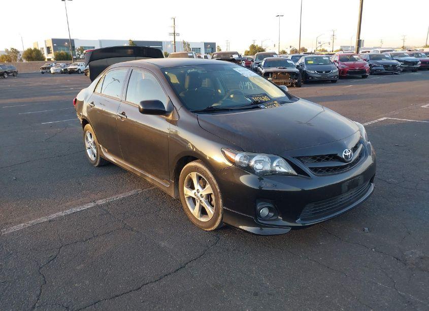 2013 Toyota Corolla S/LE (VIN 5YFBU4EE4DP118914) main photo