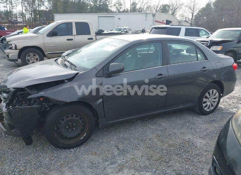 Photo 14 of 2013 Toyota Corolla LE (VIN 5YFBU4EE4DP125880)