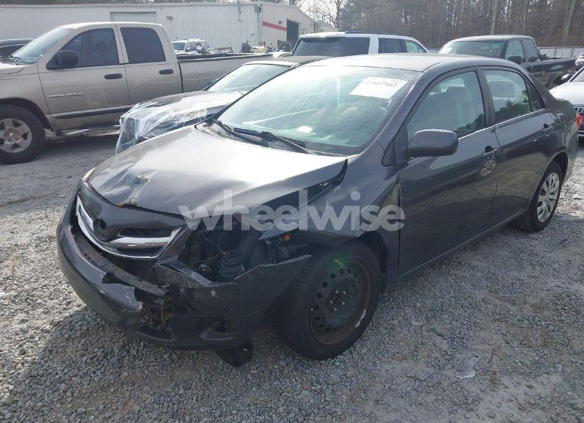 Photo 2 of 2013 Toyota Corolla LE (VIN 5YFBU4EE4DP125880)