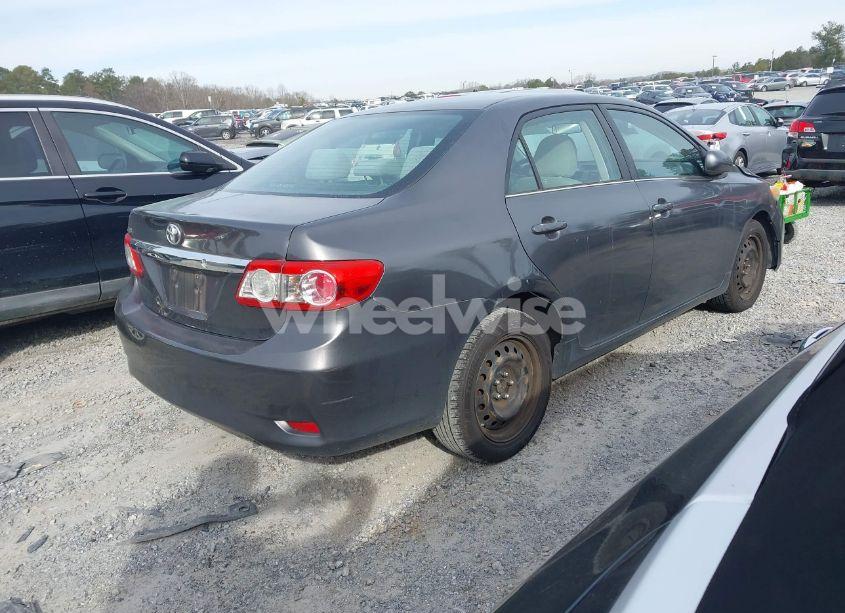 Photo 4 of 2013 Toyota Corolla LE (VIN 5YFBU4EE4DP125880)