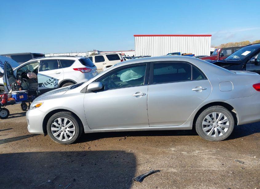 Photo 14 of 2013 Toyota Corolla LE (VIN 5YFBU4EE4DP134661)