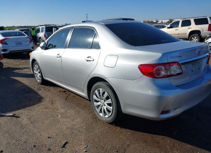 Photo 3 of 2013 Toyota Corolla LE (VIN 5YFBU4EE4DP134661)