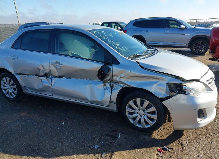 Photo 6 of 2013 Toyota Corolla LE (VIN 5YFBU4EE4DP134661)