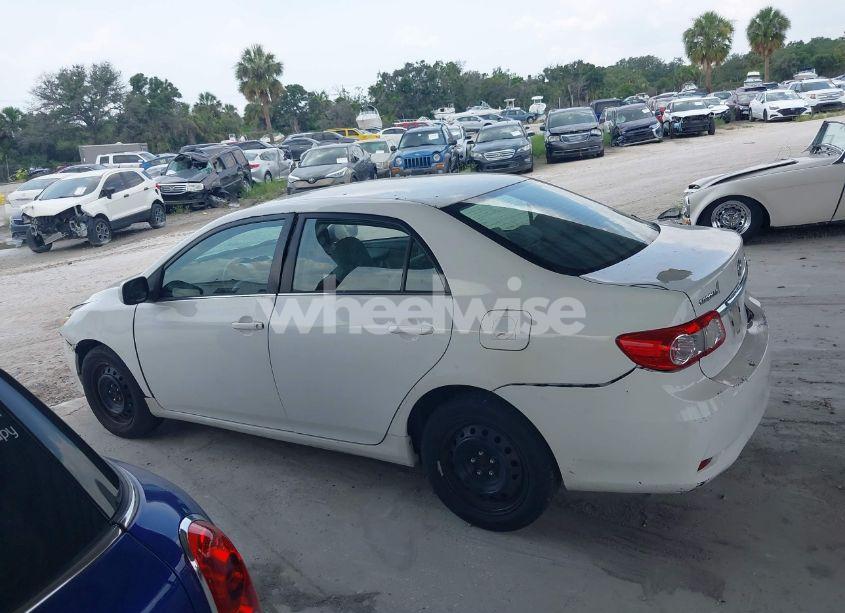 Photo 14 of 2013 Toyota Corolla LE (VIN 5YFBU4EE4DP144137)