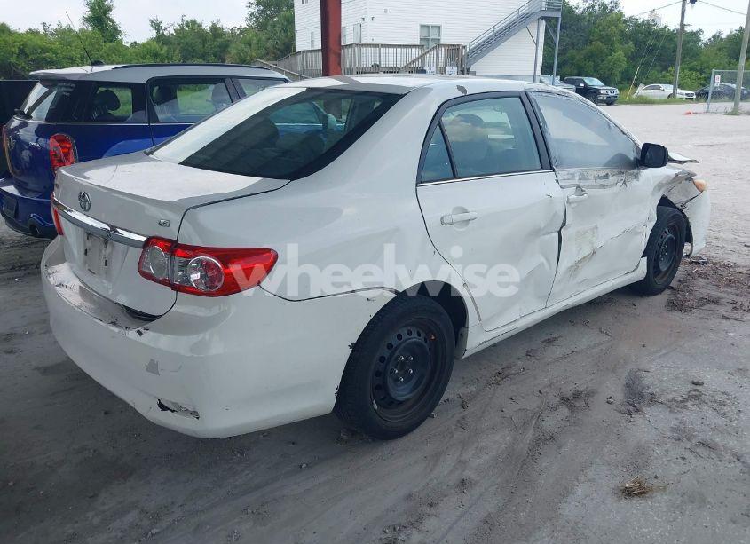 Photo 4 of 2013 Toyota Corolla LE (VIN 5YFBU4EE4DP144137)