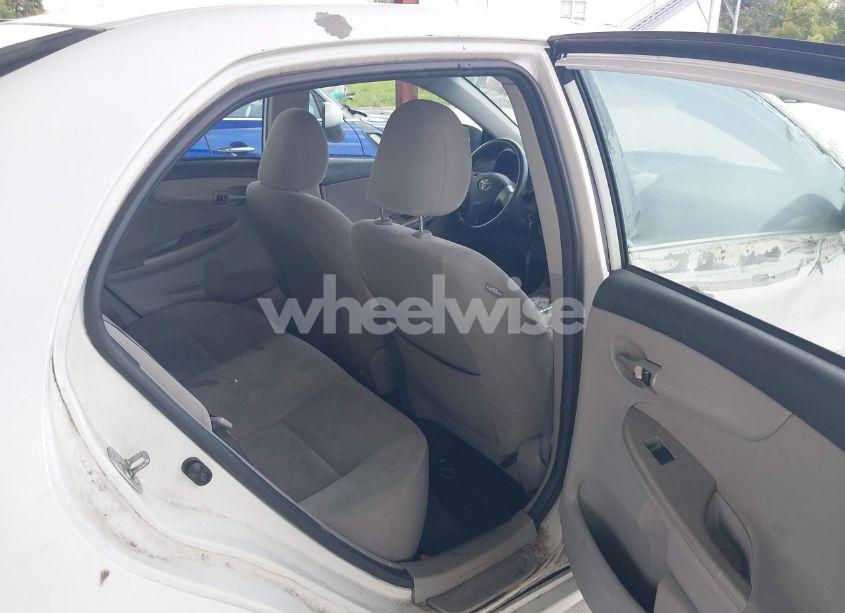 Photo 8 of 2013 Toyota Corolla LE (VIN 5YFBU4EE4DP144137)