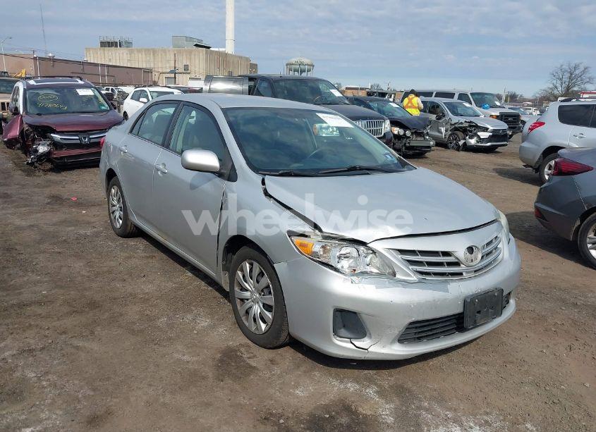 Photo 6 of 2013 Toyota Corolla LE (VIN 5YFBU4EE4DP149273)