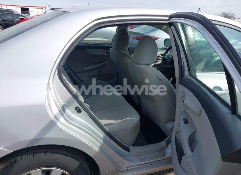 Photo 8 of 2013 Toyota Corolla LE (VIN 5YFBU4EE4DP149273)