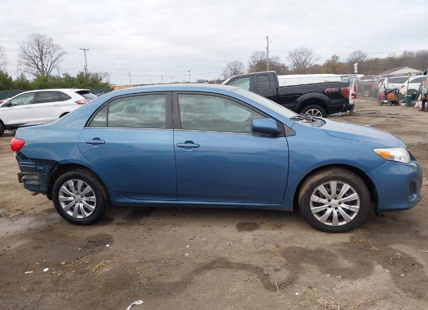 Photo 14 of 2013 Toyota Corolla LE (VIN 5YFBU4EE4DP149483)
