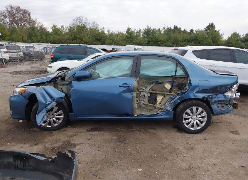 Photo 15 of 2013 Toyota Corolla LE (VIN 5YFBU4EE4DP149483)