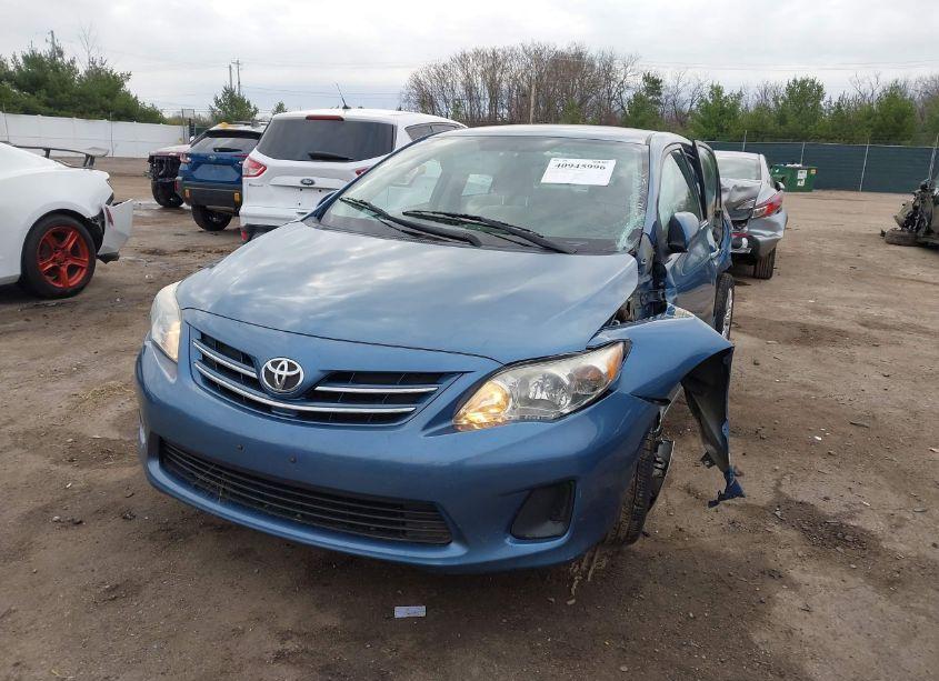 Photo 2 of 2013 Toyota Corolla LE (VIN 5YFBU4EE4DP149483)